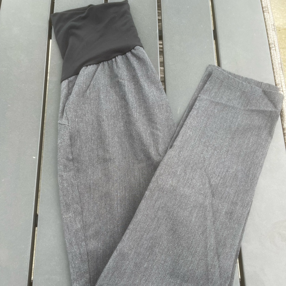 Gray Three Season maternity pants size small